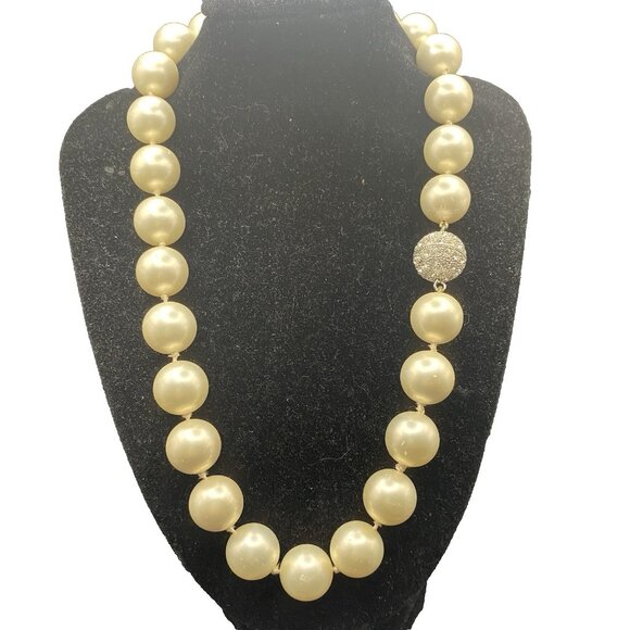 Bridal Statement Necklace 18" Glass Pearls 14mm 124g Rhinestone Clasp Formal - Picture 1 of 8